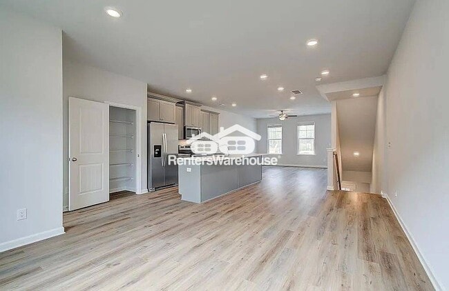 Photo - 3203 Bateman Drive SE