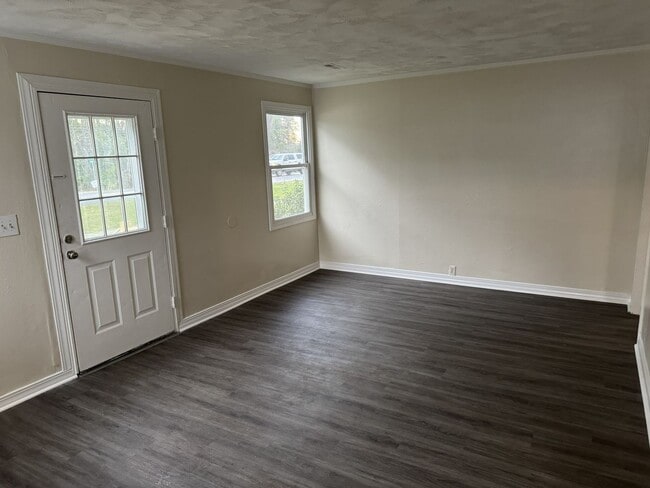 Photo - 305 Miller Blvd