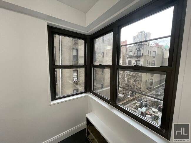 East 89th STREET