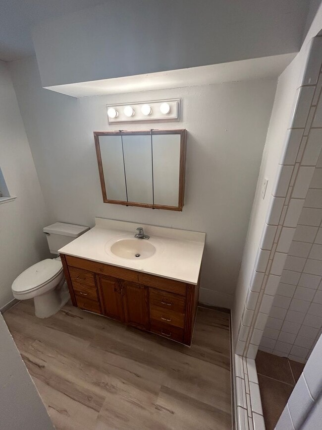 Photo - 2820 Yorkshire St