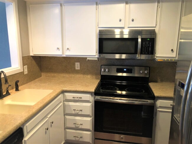 Photo - Captivating Townhome Ready For Move In!