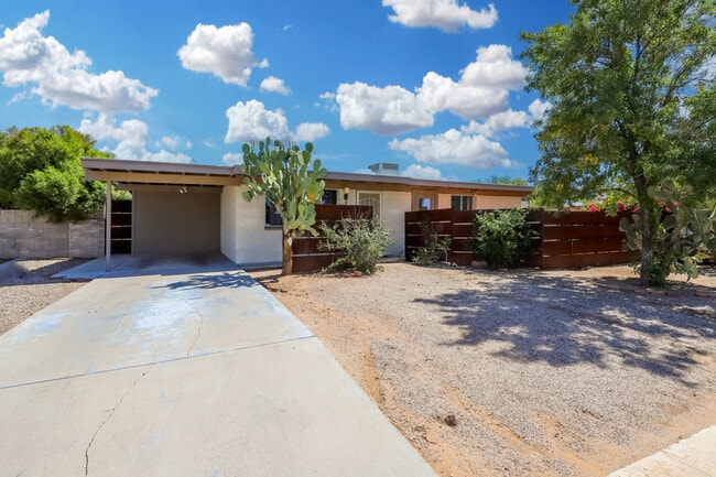 Building Photo - 3221 S Grady Ave