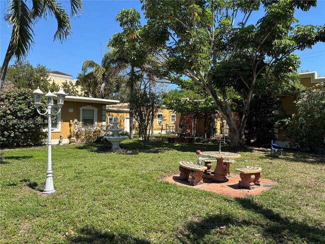 Photo - 1715 Lincoln St Unit 21