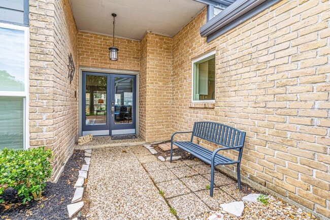 Photo - 1046 Apache Falls Dr