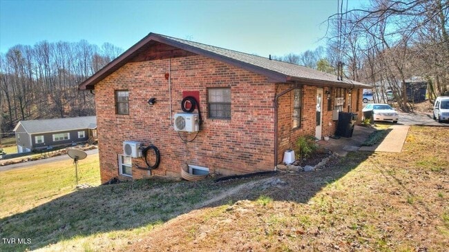 Photo - 241 Parker St