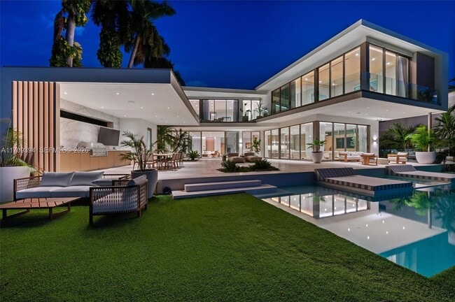 Photo - 424 W Rivo Alto Dr