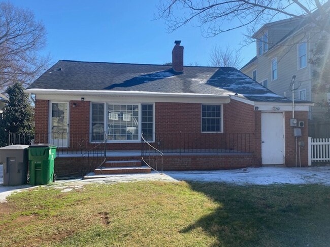 Photo - Cotswold - Charming 3 bed,2 bath, Hardwood floors   Large backyard