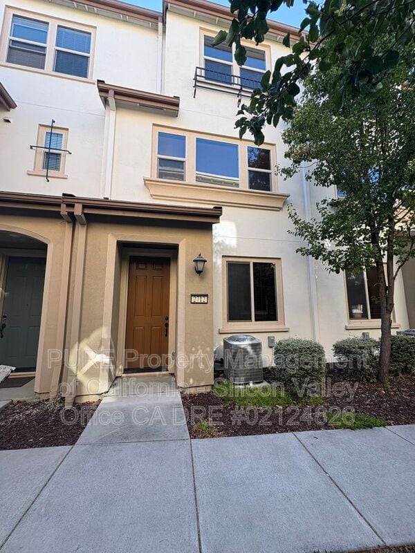 Photo - 2712 Ferrara Cir