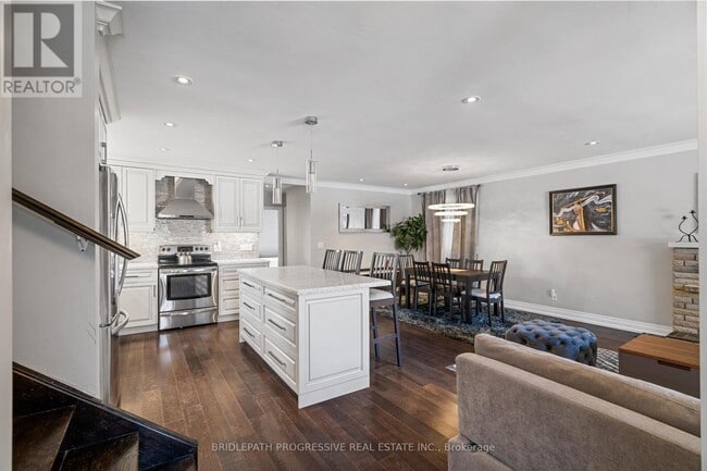 Photo - 289 Burnett Ave
