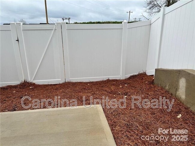 Photo - 1017 Beatty Wds Dr