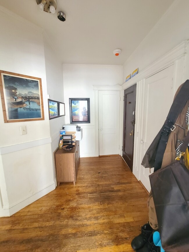 Building Photo - 7 Kilsyth Ter Unit 1
