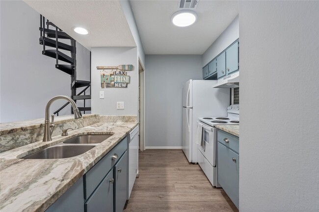 Photo - 12500 Melville Dr