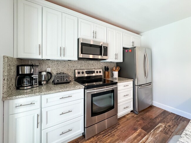 Building Photo - 2821 28th Ct Rental