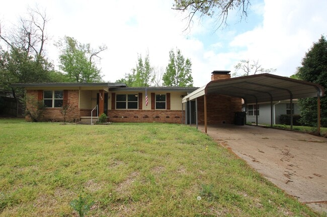 Tour Today! 3 Bed 2 Bath in Tyler! - Tour Today! 3 Bed 2 Bath in Tyler!