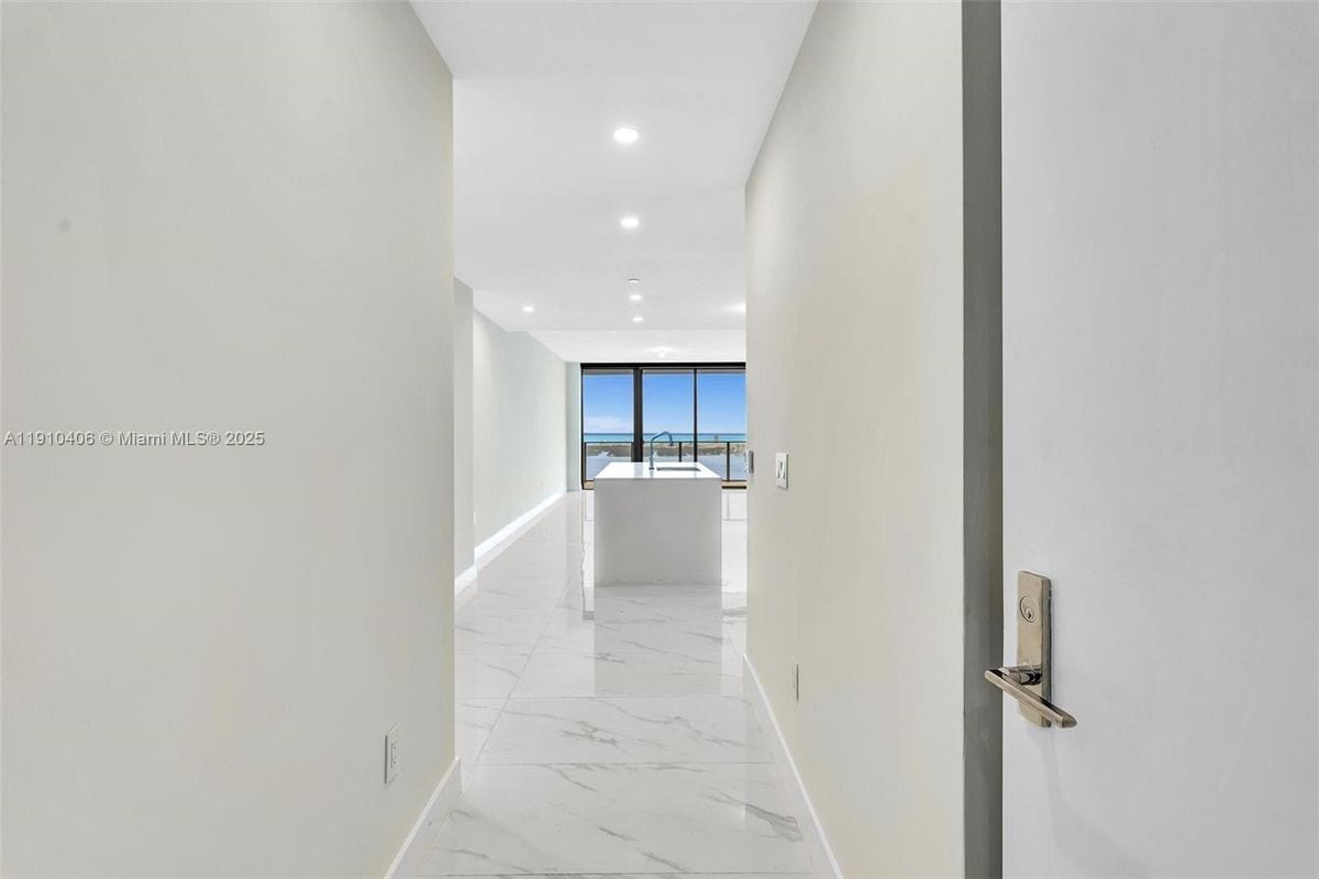 Photo - 700 NE 24th St