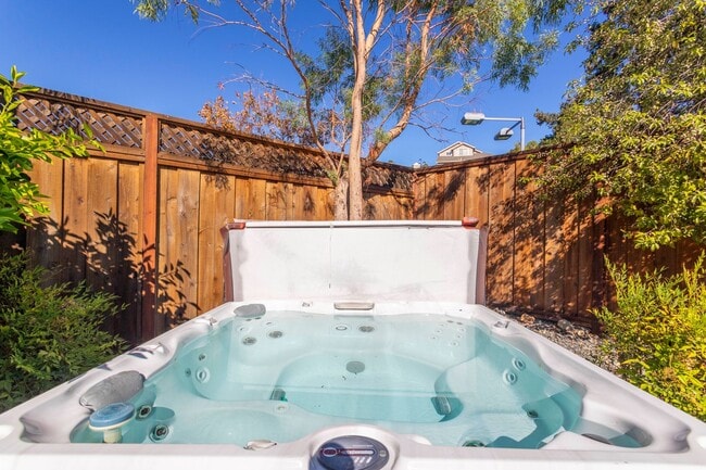 Photo - 10 - 22 Month FURNISHED Lease: Bring Indoor/Outdoor Living HOME with this 3bd+/2.5ba plus Pool & ...