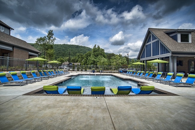 Brand New Near Hampton Cove - The Heights at Monte Sano Rental