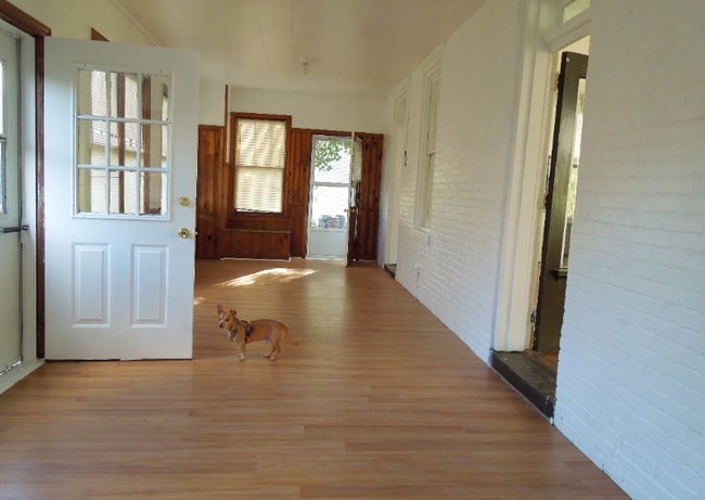 Photo - 202 W Keller St