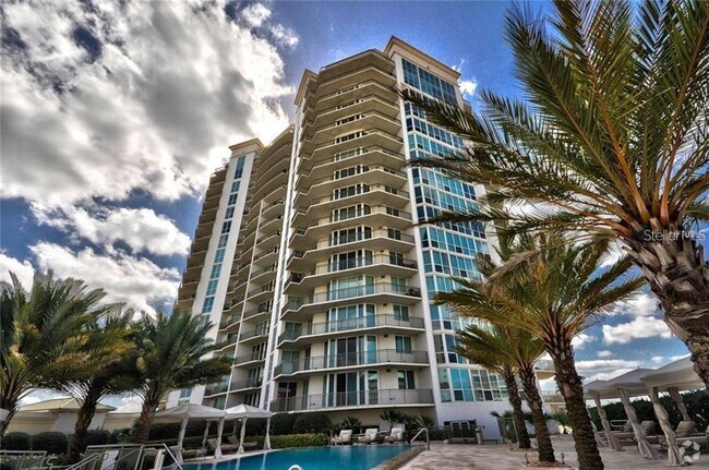 Building Photo - 450 Knights Run Ave Unit 1605 Rental