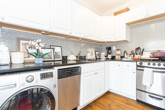 Photo - 2129 N Dayton St Unit 603