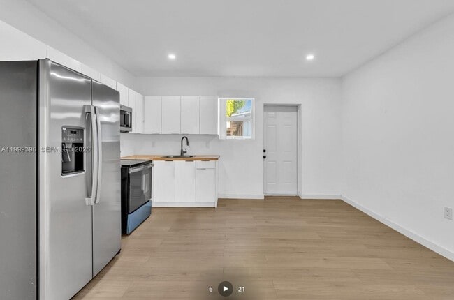 Photo - 709 SW 4th Ct Unit 2