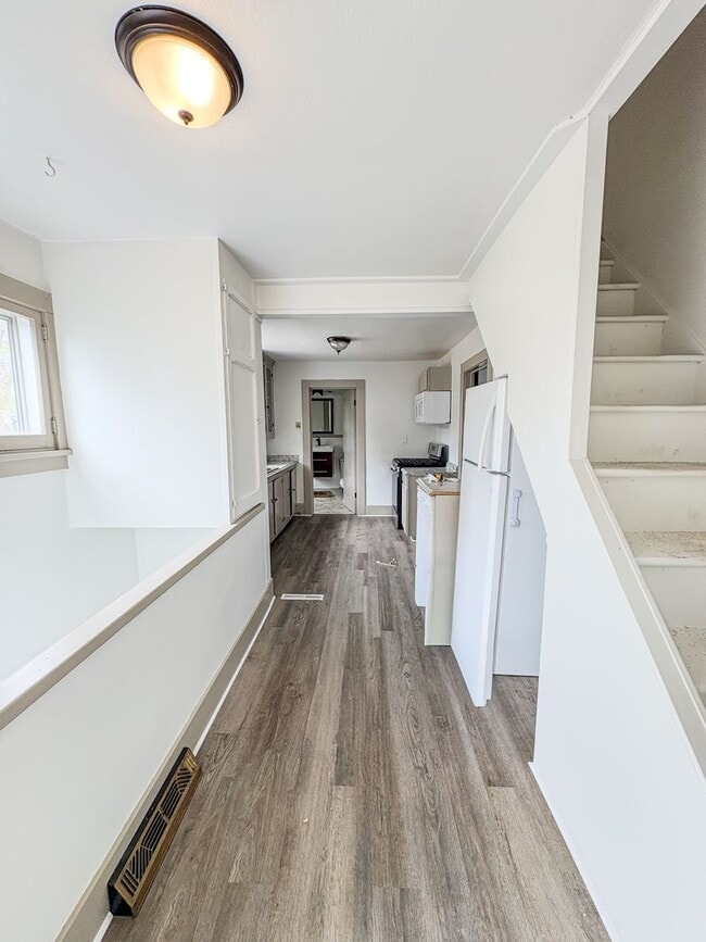 Photo - 3 bed 2 bath Home with Fenced Yard