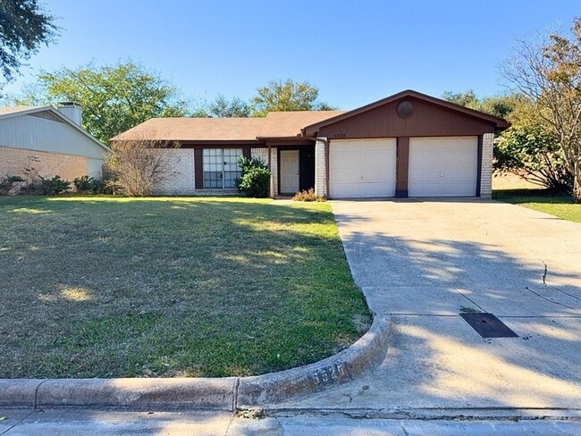 Building Photo - 6920 Misty Meadow Dr S