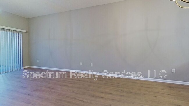 Photo - 3907 Summer Grove Way N