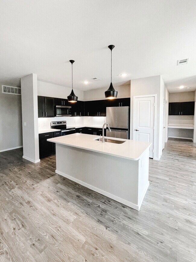 Photo - 305 W Fm 1187 Unidad 030421