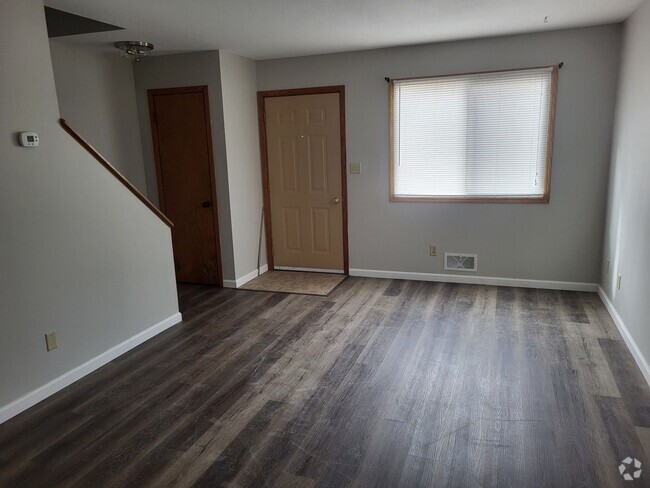 Building Photo - Cute and cozy 2 bedroom Townhome