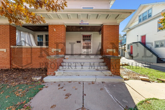 Photo - 3325 Victor Pl