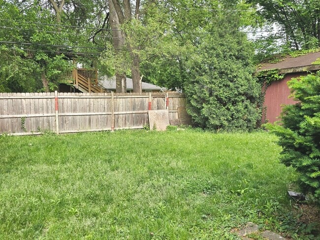 Photo - 8823 Mango Ave