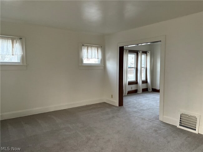 Photo - 315 E 10th St