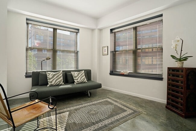 Photo - 1166 Washington St Unit 303