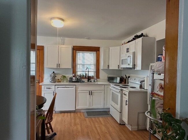 Building Photo - 27 Mount Vernon St Unit 1