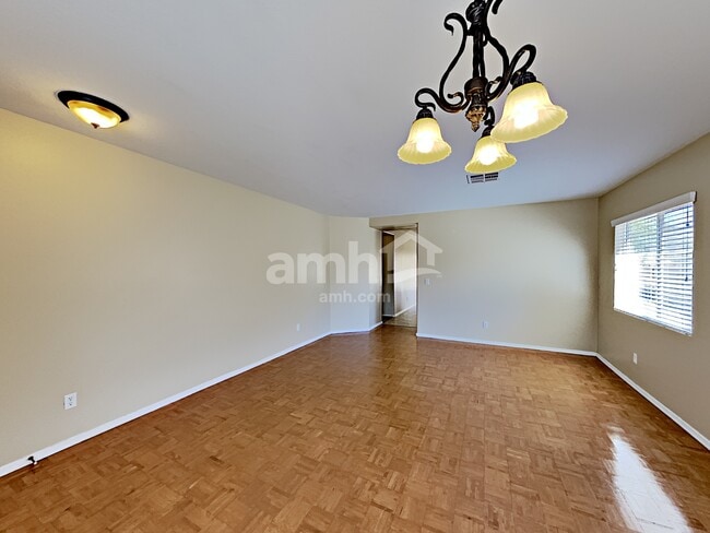 Photo - 22570 W Mohave St