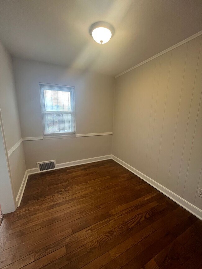 Photo - 409 Laverne Ave