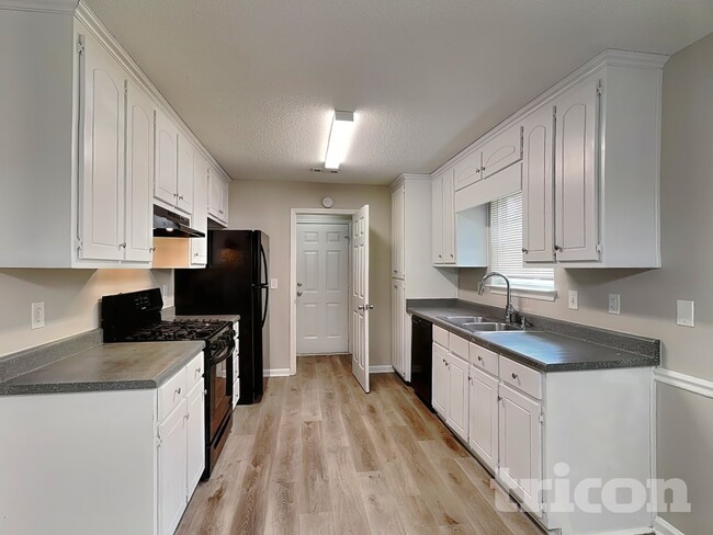 Photo - 372 Cheri Pl