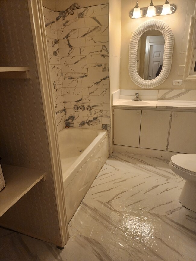 Photo - 4106 Rhine St