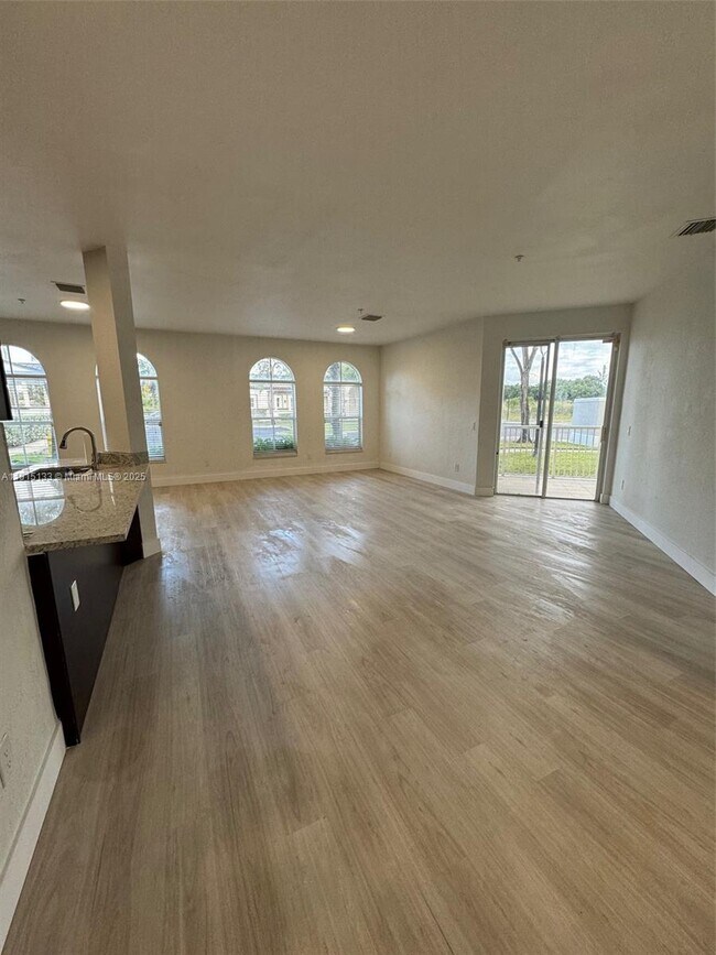 Photo - 4381 SW 160th Ave Unit 104