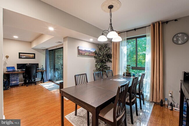 Photo - 2037 Royal Fern Ct Unit 47/22C