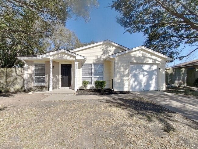 Building Photo - 24022 4 Sixes Ln