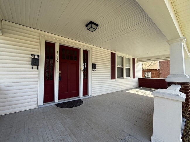 Photo - 1610 Hampton Ave SW Unit 1610 Hampton Avenue  1