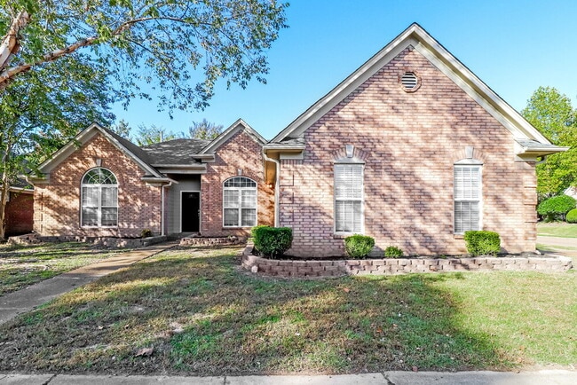 Building Photo - 9292 Tamhaven Dr