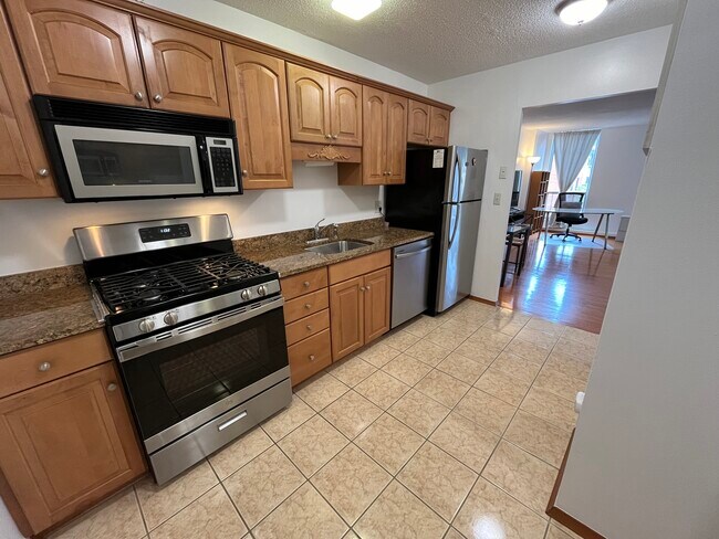 Cocina completa - 44 Washington St Unidad 316