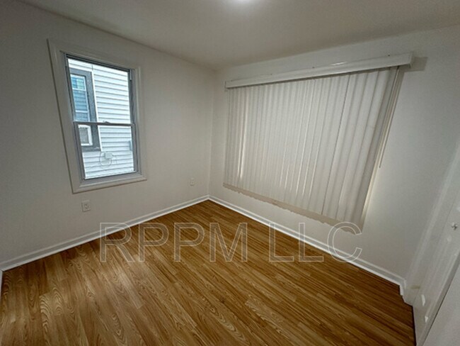 Photo - 659 Nassau St Unit 1
