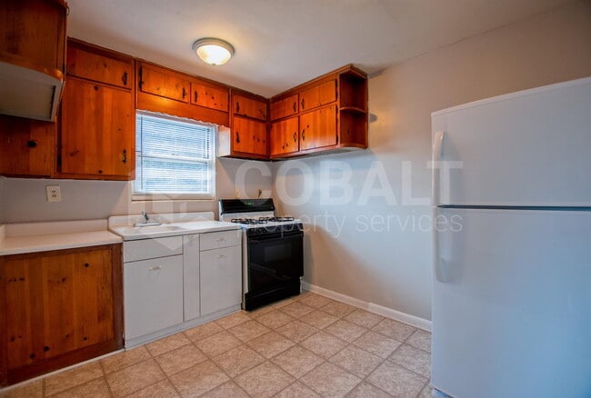 Photo - 954 St Charles Ave NE Unit 7