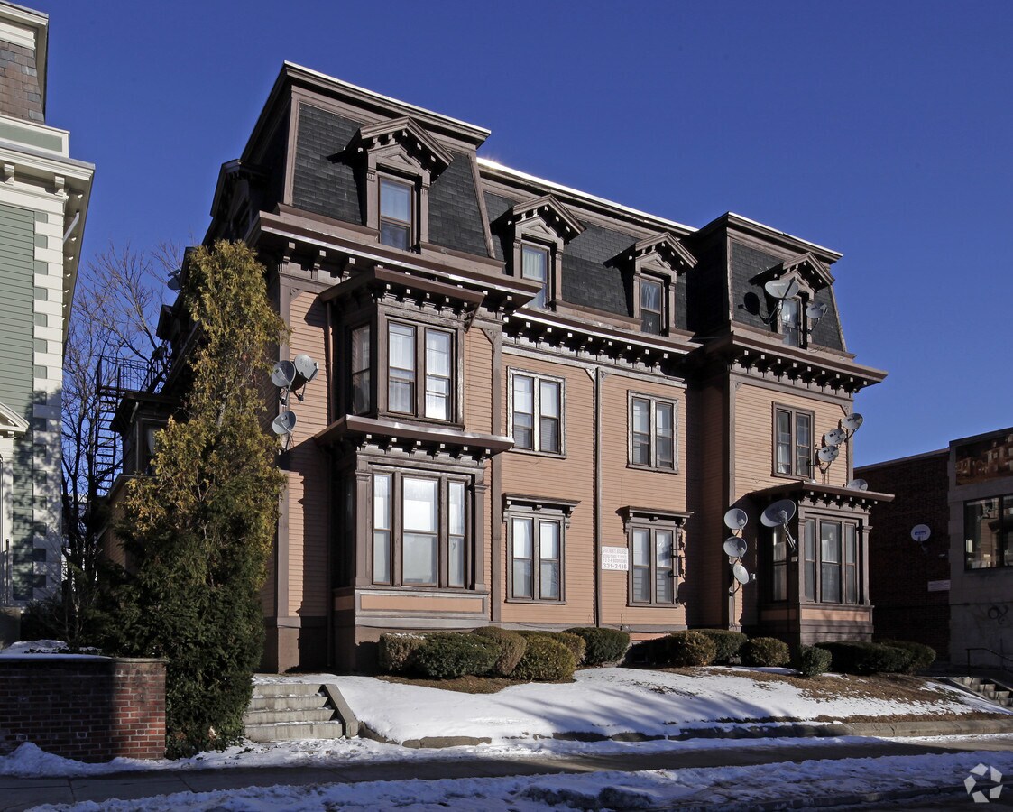 Photo - 98 Waterman St