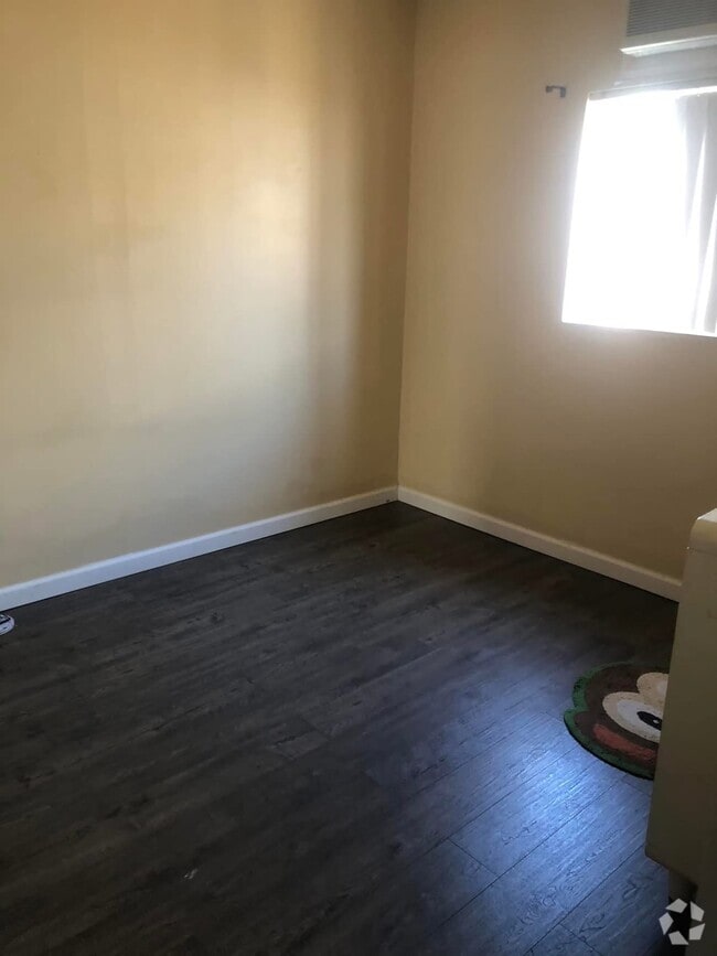 Building Photo - 7840 Greenbush Ave Rental