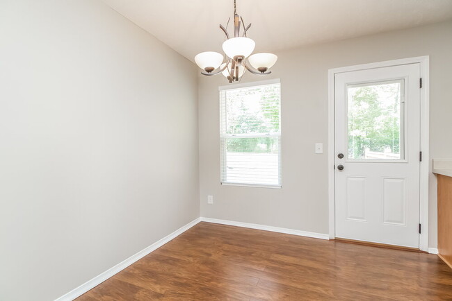 Photo - 2735 Sutherland Dr